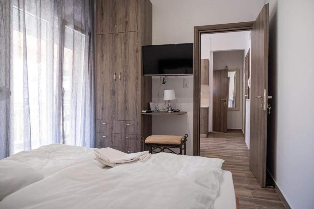One Apartment *